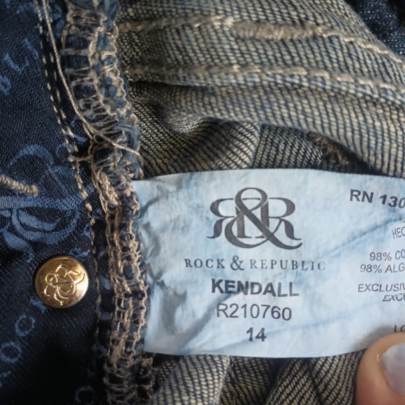 Rock & Republic Kendra Capris - Picture 4 of 4